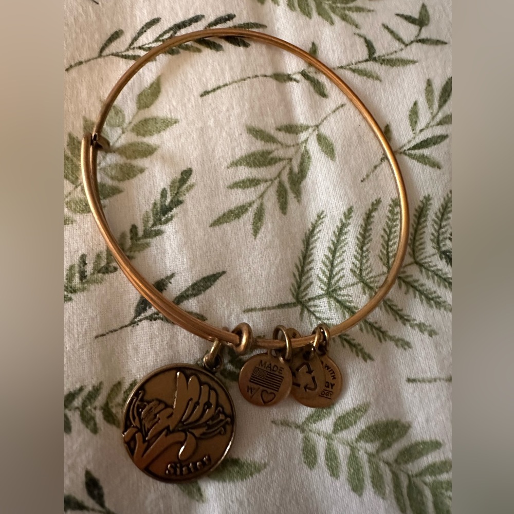 Sister bracelet